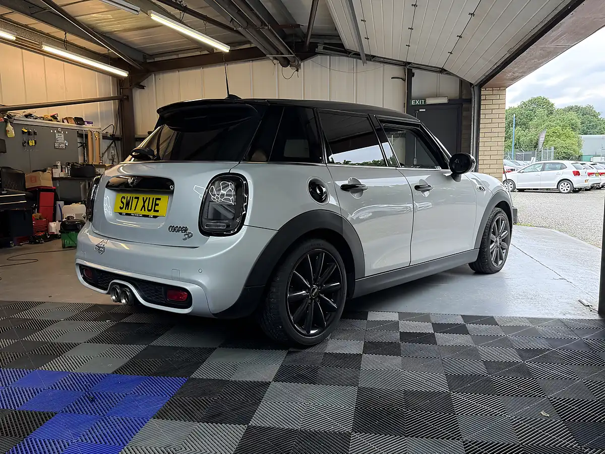 Used 2017 MINI Hatch Cooper Silver - Interior and Exterior details 7