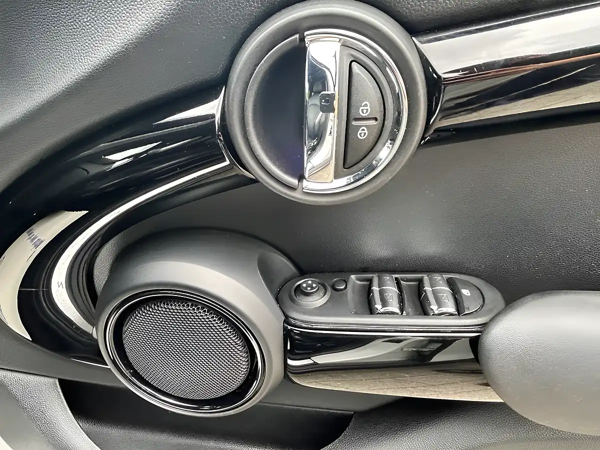 Used 2017 MINI Hatch Cooper Silver - Interior and Exterior details 13