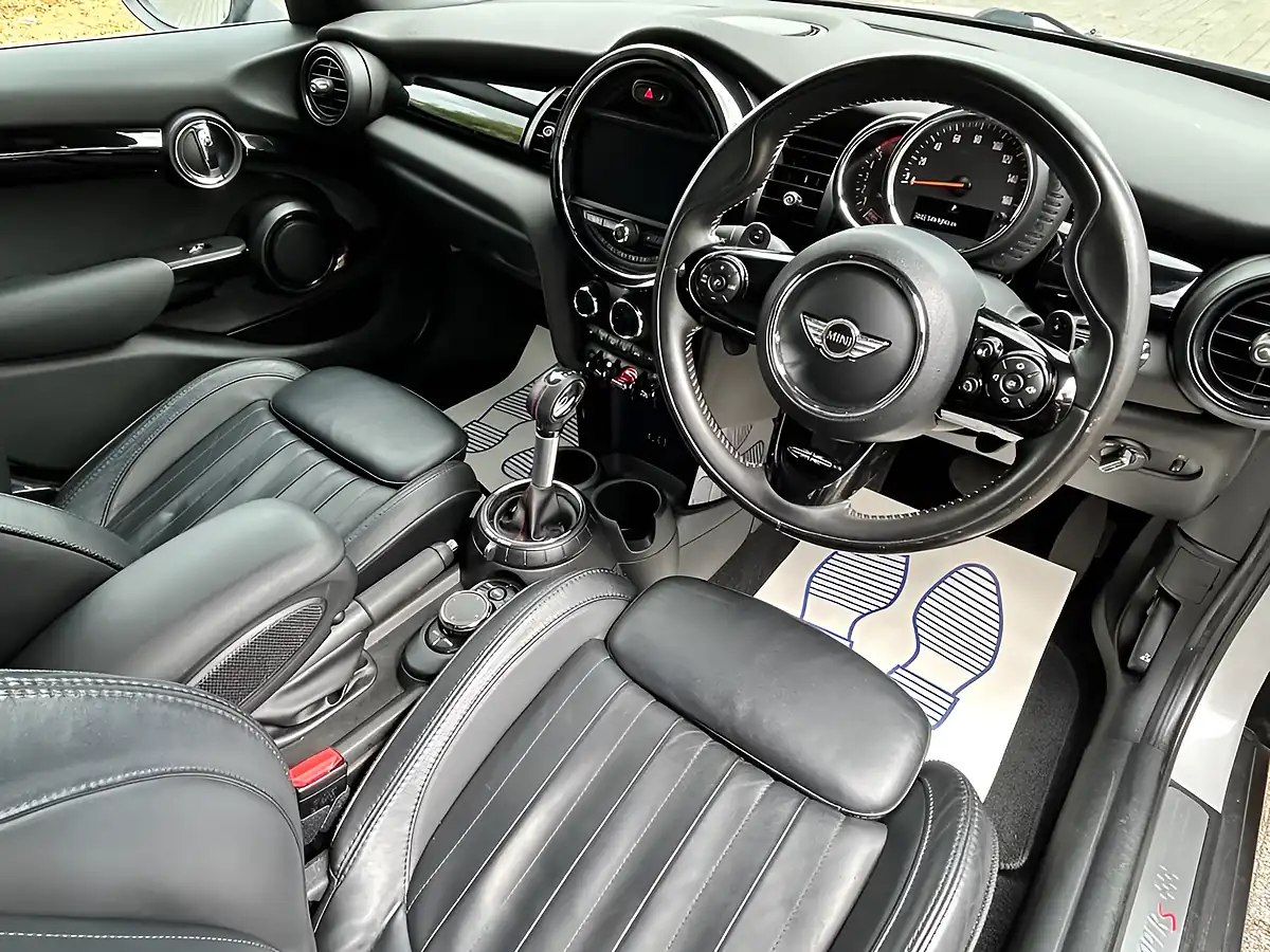 Used 2017 MINI Hatch Cooper Silver - Interior and Exterior details 3