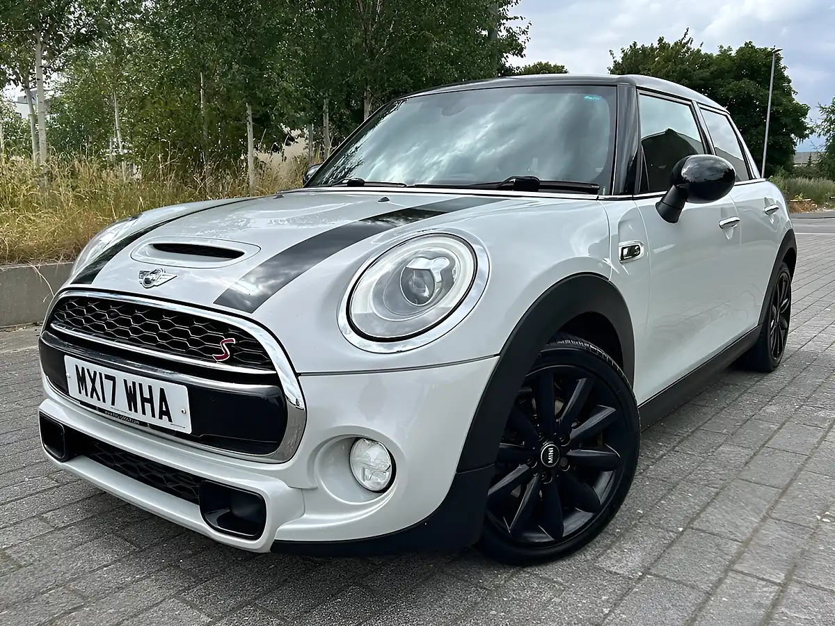 Used 2017 MINI Hatch Cooper Silver - Interior and Exterior details 6