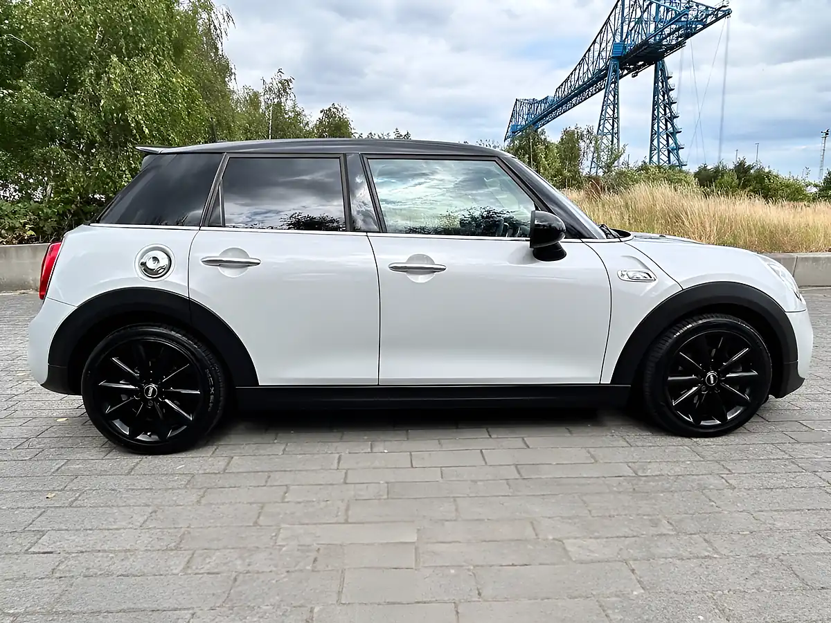 Used 2017 MINI Hatch Cooper Silver - Interior and Exterior details 7