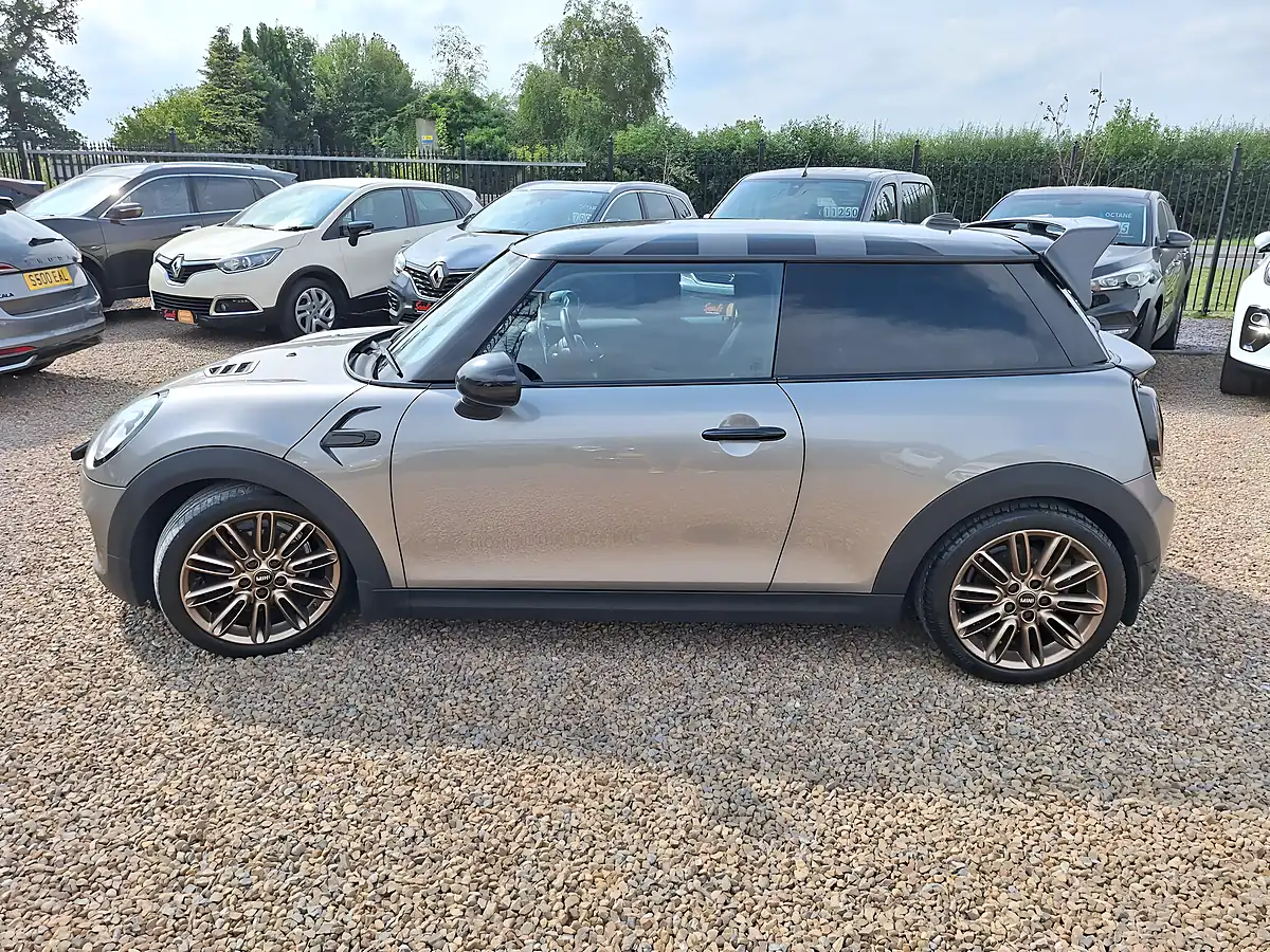 Used 2017 MINI Hatch Cooper Silver - Interior and Exterior details 13