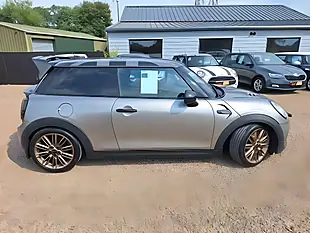 Used 2017 MINI Hatch Cooper Silver - Interior and Exterior details 3