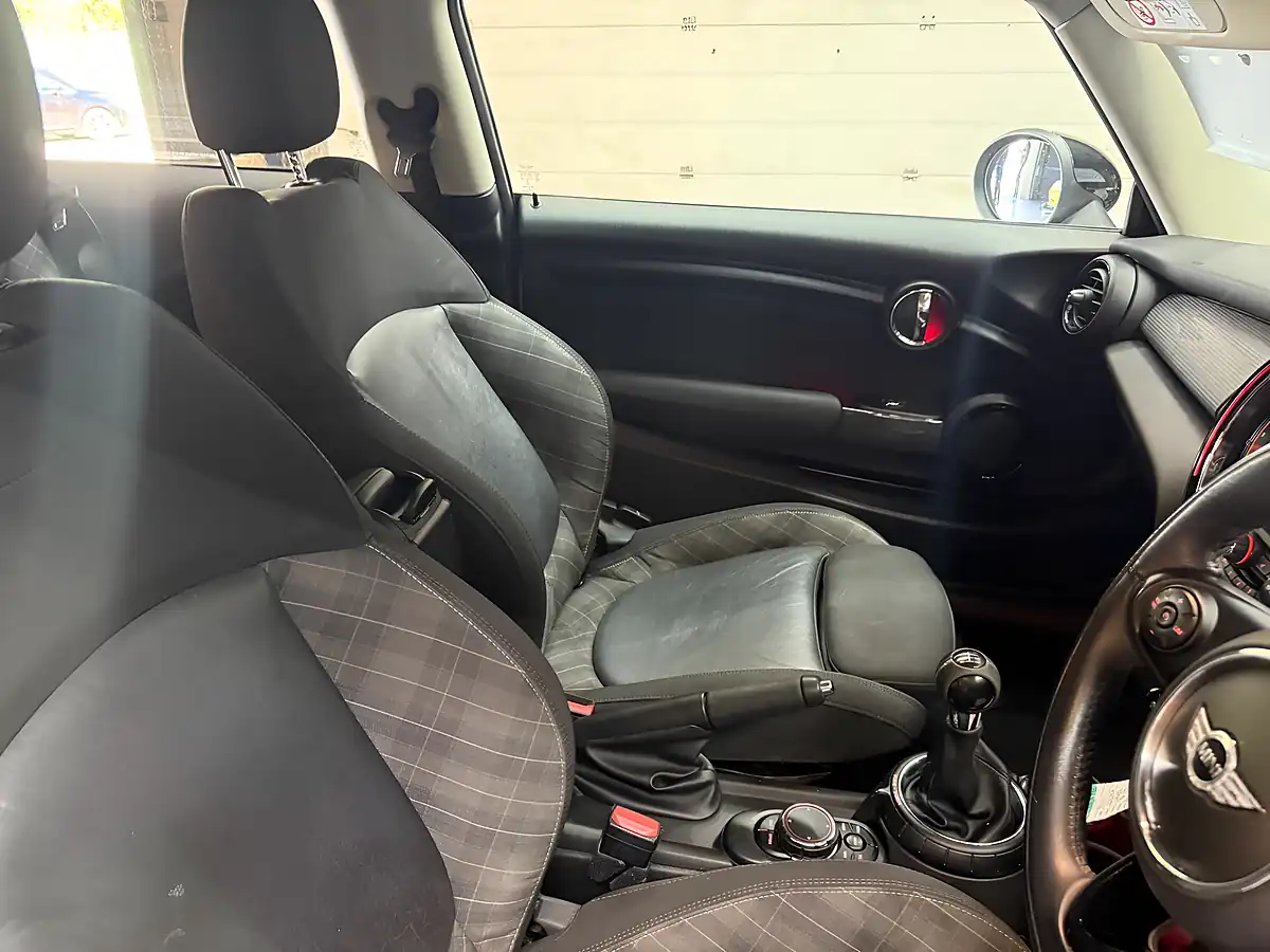 Used 2017 MINI Hatch Cooper Silver - Interior and Exterior details 11