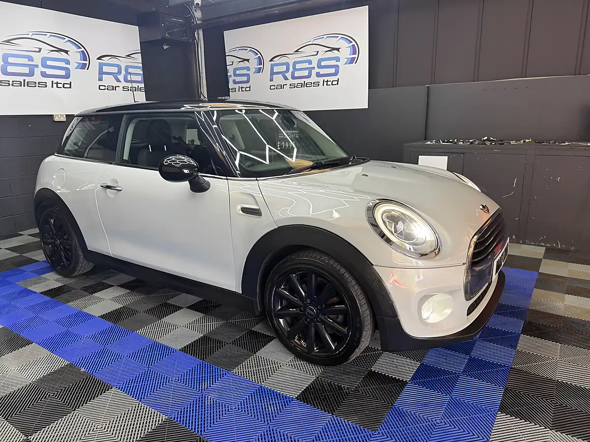 Used 2017 MINI Hatch Cooper Silver - Interior and Exterior details 2