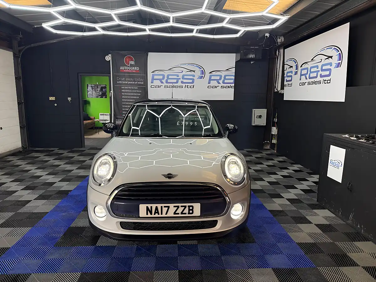 Used 2017 MINI Hatch Cooper Silver - Interior and Exterior details 5