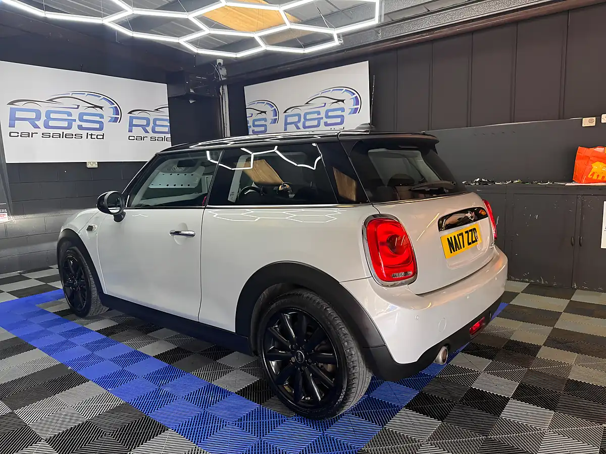 Used 2017 MINI Hatch Cooper Silver - Interior and Exterior details 6