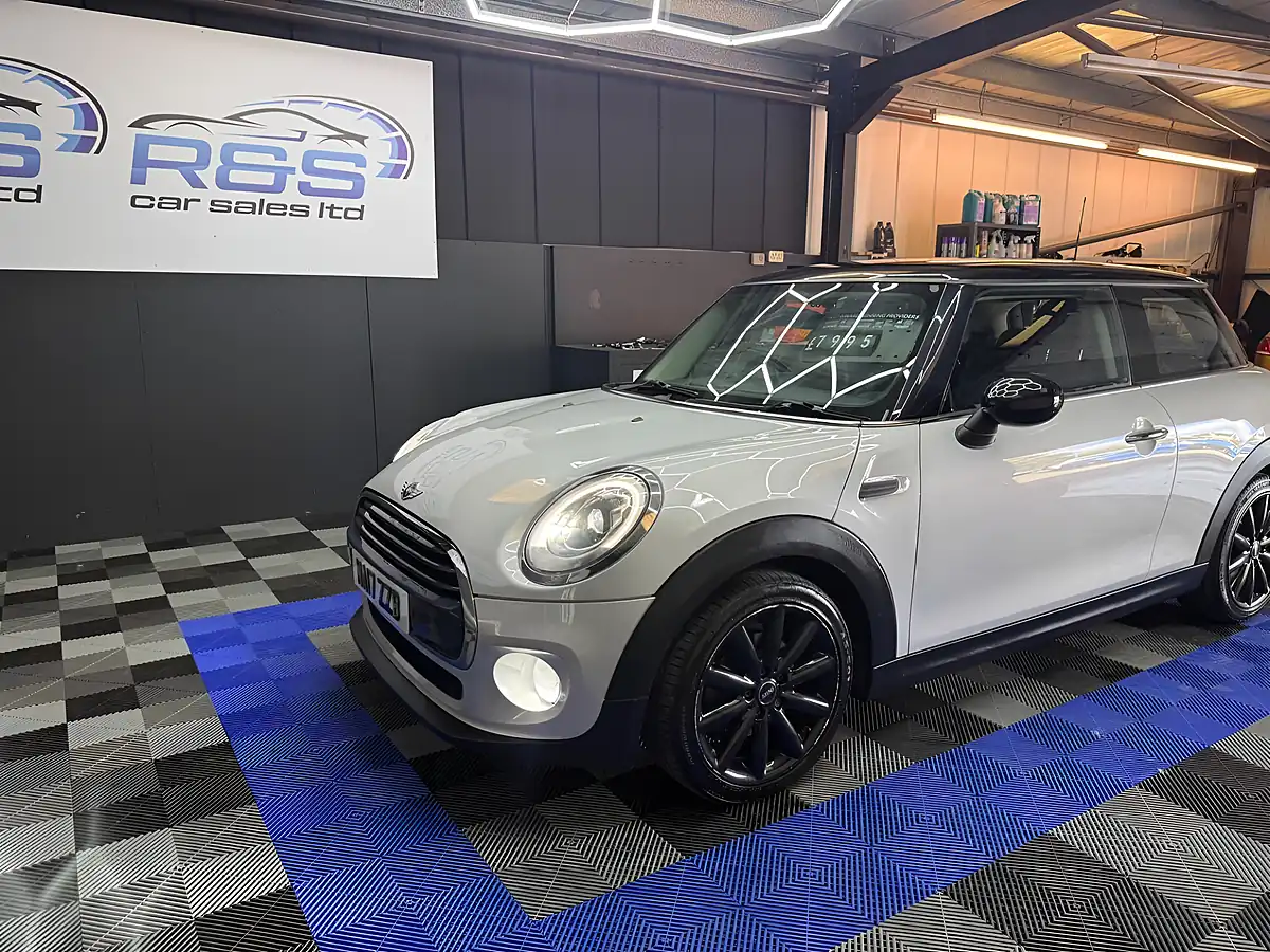 Used 2017 MINI Hatch Cooper Silver - Interior and Exterior details 7