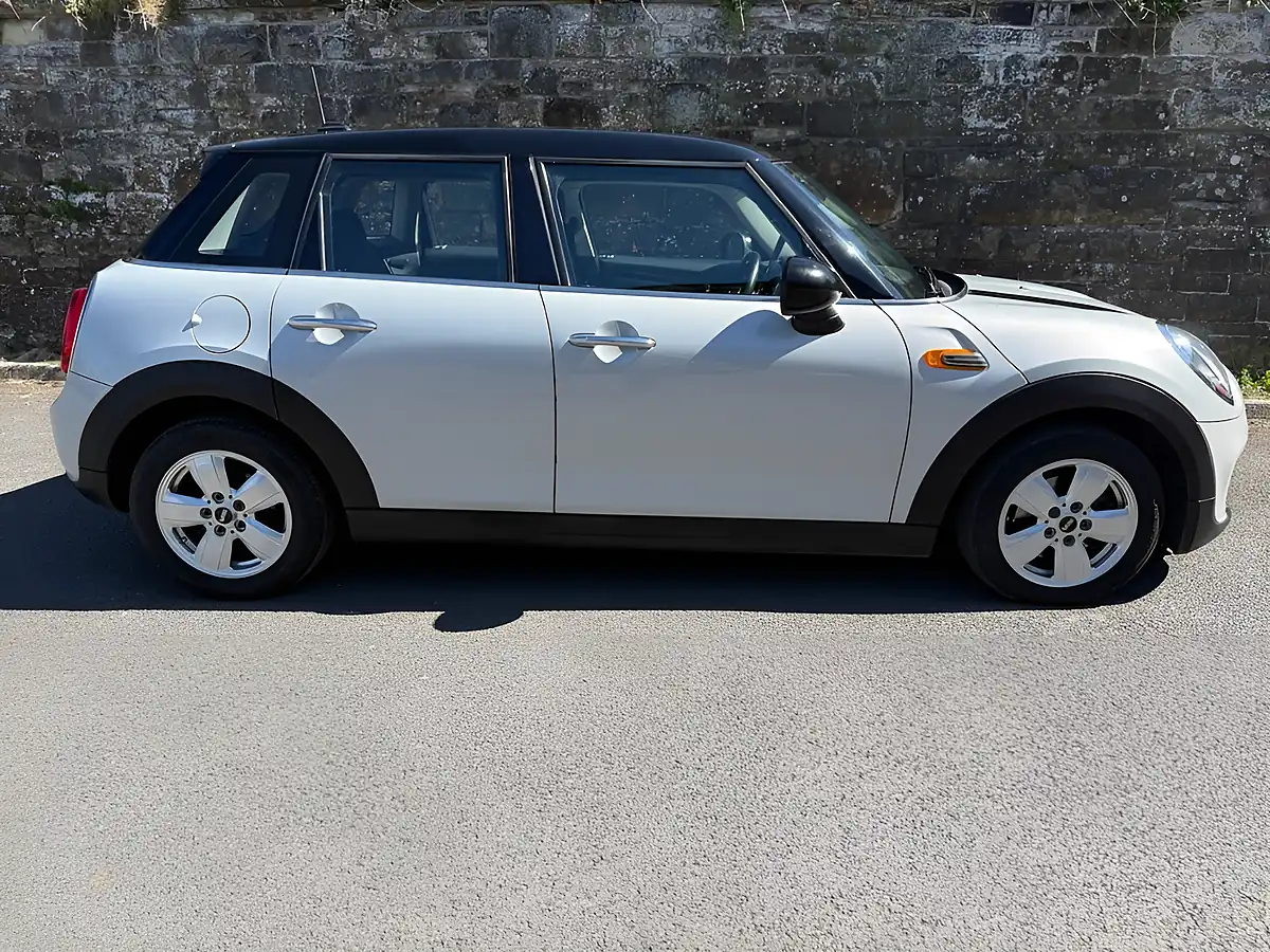 Used 2017 MINI Hatch Cooper Silver - Interior and Exterior details 5