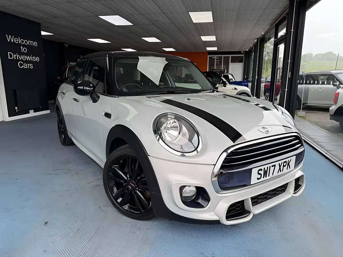 Used 2017 MINI Hatch Cooper Silver - Front View