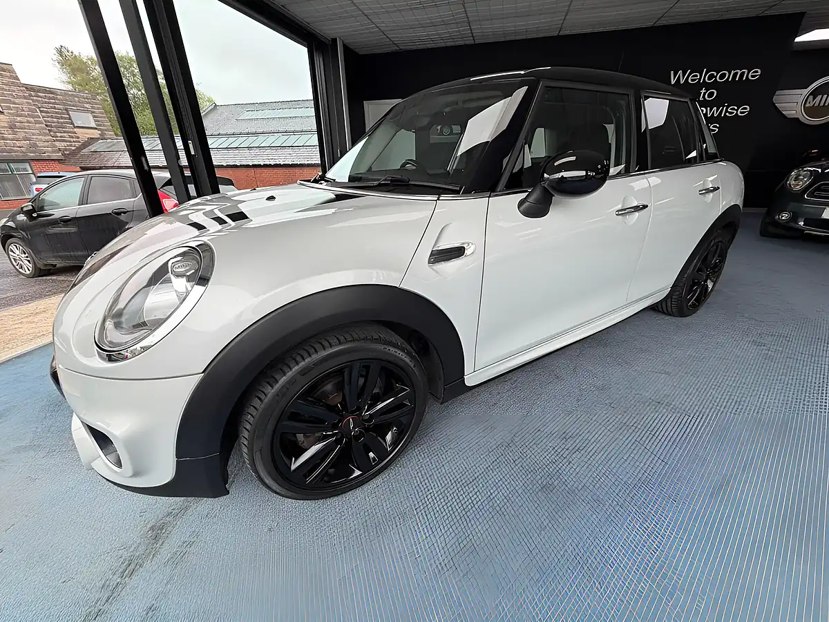 Used 2017 MINI Hatch Cooper Silver - Interior and Exterior details 10