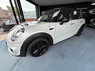 Used 2017 MINI Hatch Cooper Silver - Interior and Exterior details 9