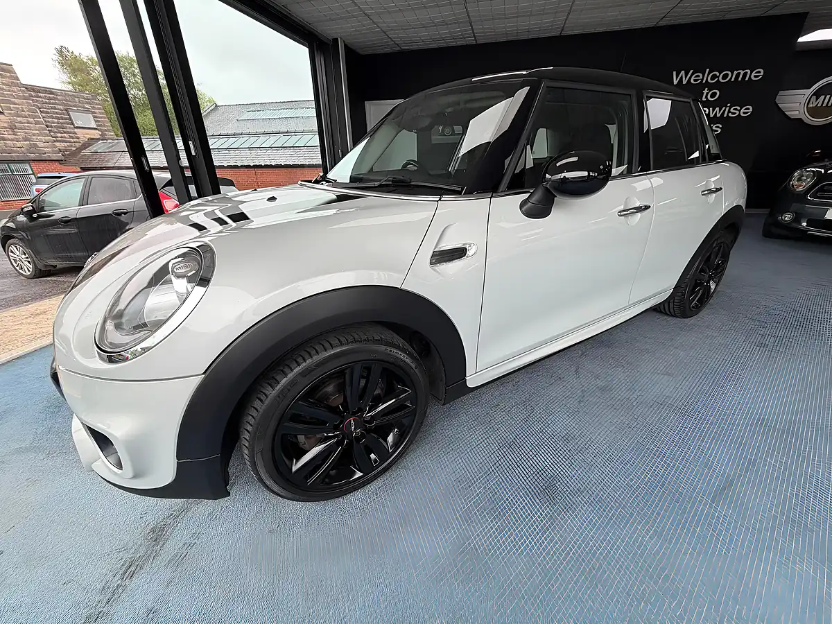 Used 2017 MINI Hatch Cooper Silver - Interior and Exterior details 9