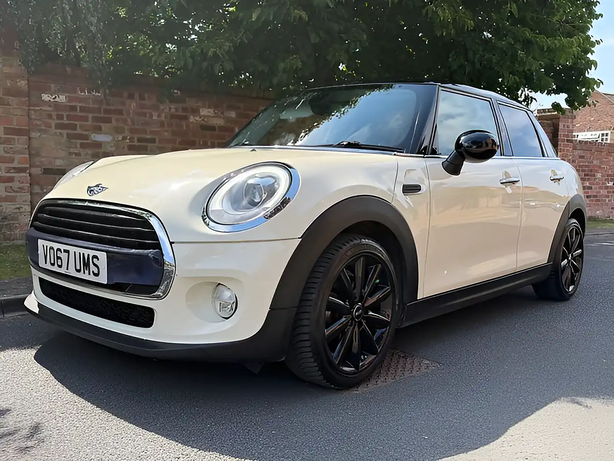 Used 2017 MINI Hatch Cooper White - Front View