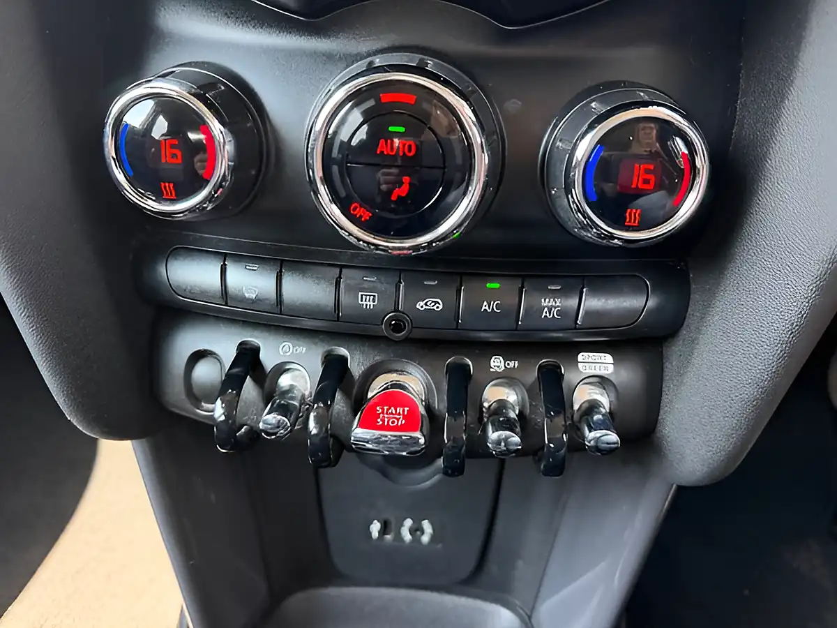 Used 2017 MINI Hatch Cooper White - Interior and Exterior details 17