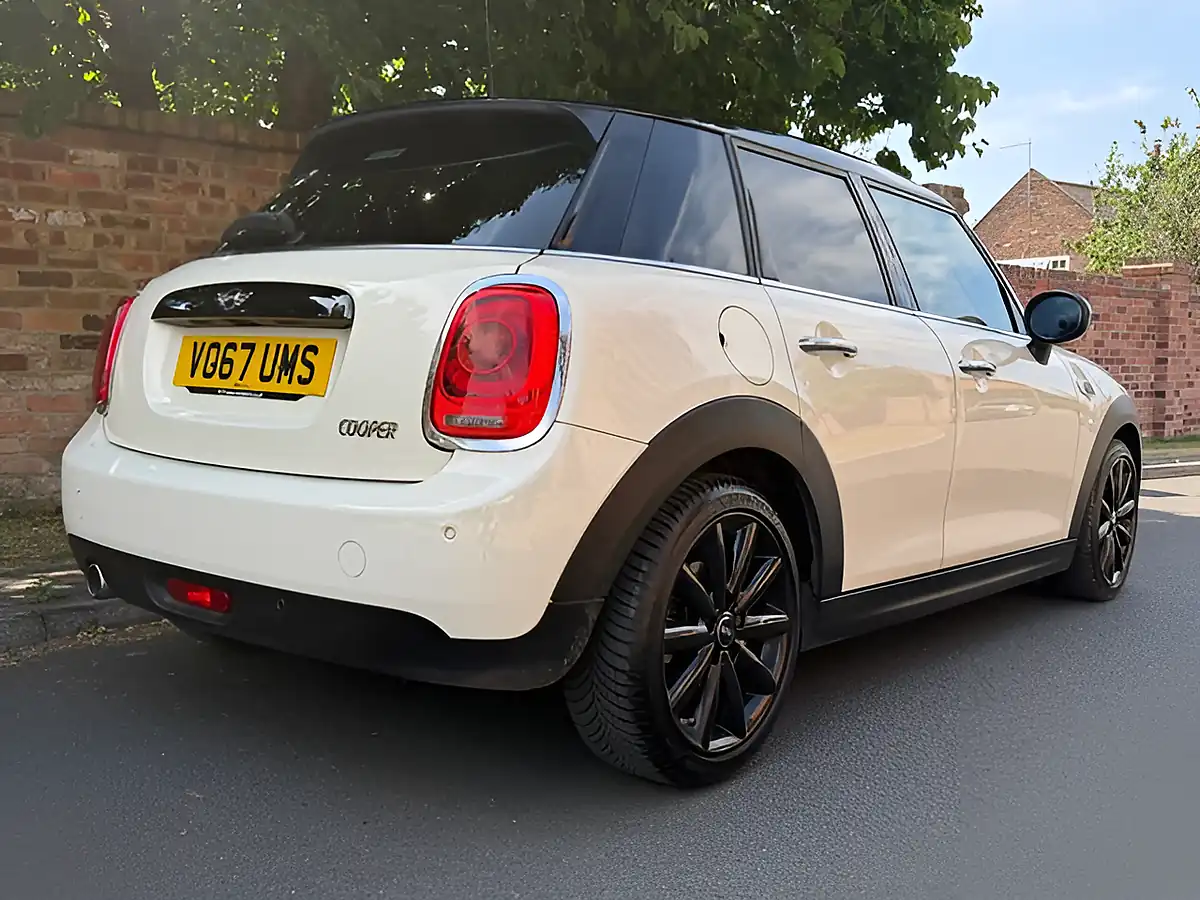 Used 2017 MINI Hatch Cooper White - Interior and Exterior details 4