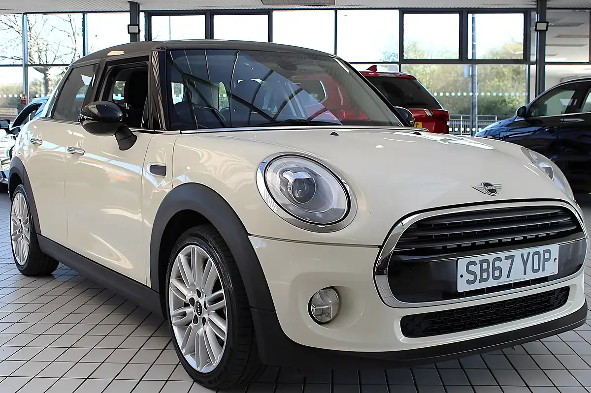 Used 2017 MINI Hatch Cooper White - Interior and Exterior details 10