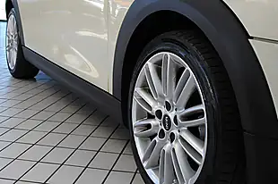 Used 2017 MINI Hatch Cooper White - Interior and Exterior details 11
