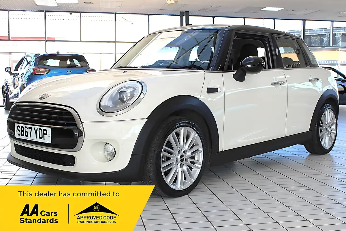 Used 2017 MINI Hatch Cooper White - Interior and Exterior details 2