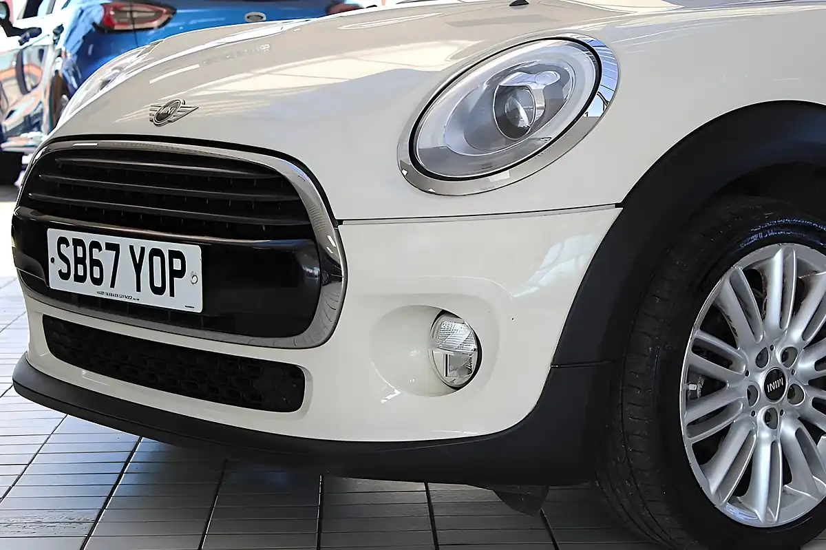 Used 2017 MINI Hatch Cooper White - Interior and Exterior details 4