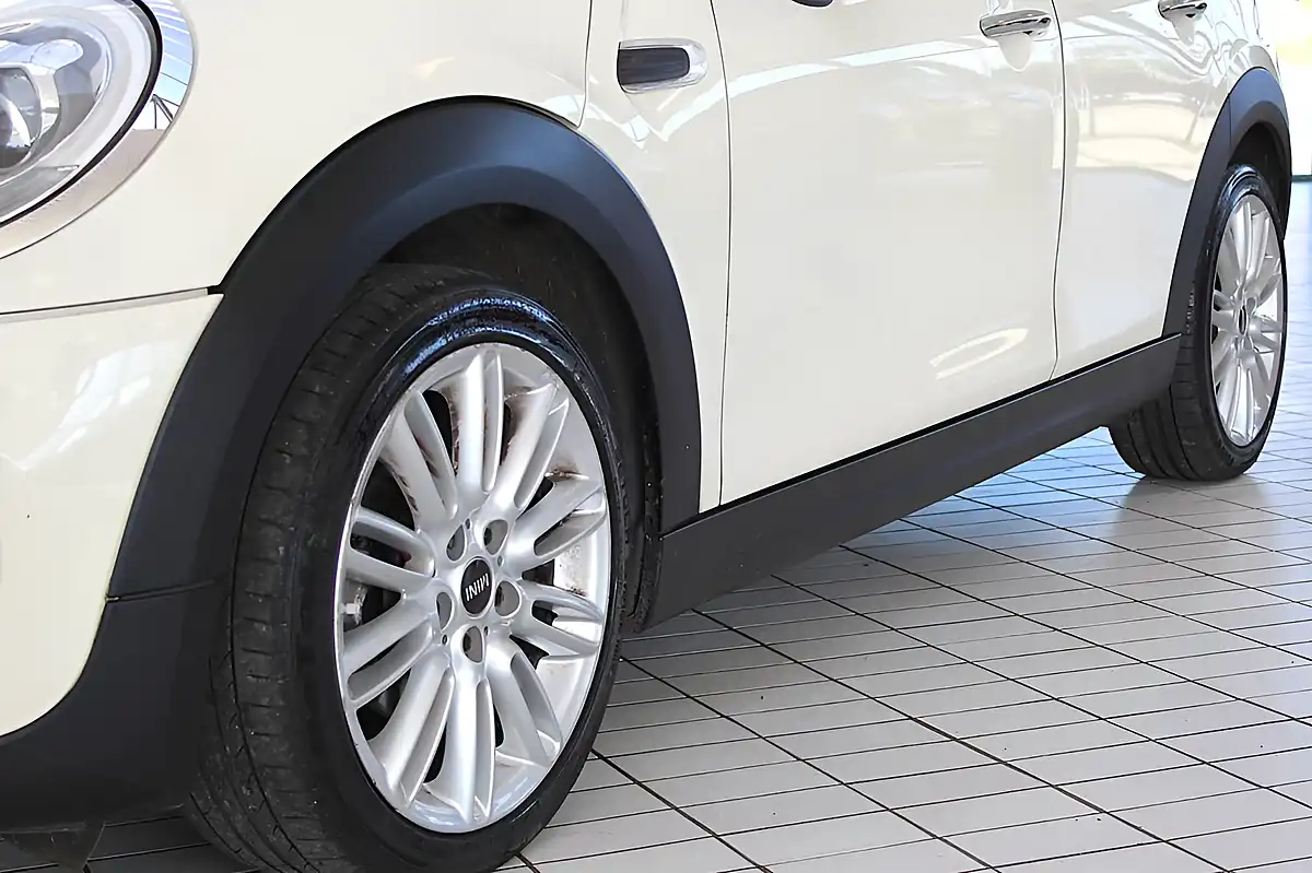 Used 2017 MINI Hatch Cooper White - Interior and Exterior details 6
