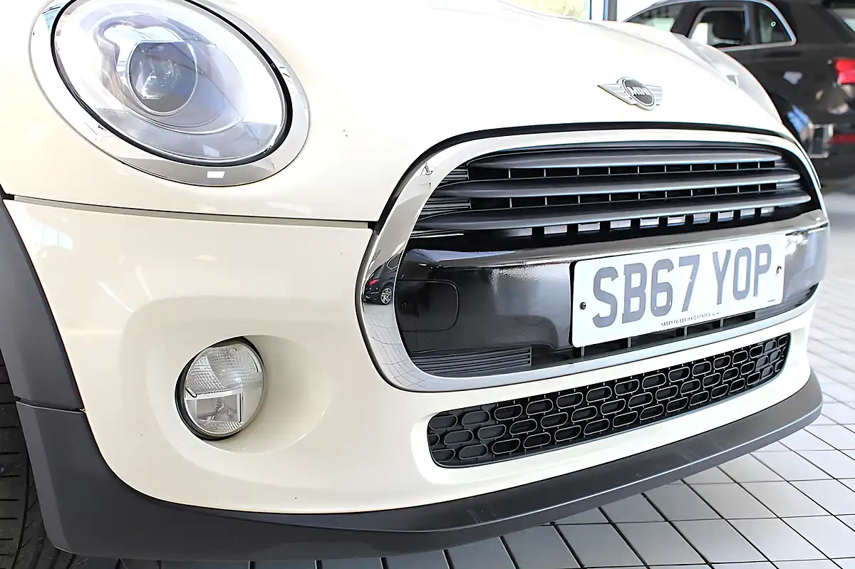 Used 2017 MINI Hatch Cooper White - Interior and Exterior details 9
