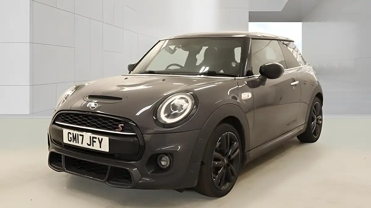 Used 2017 MINI Hatch Jkw Sport Pack Black - Front View