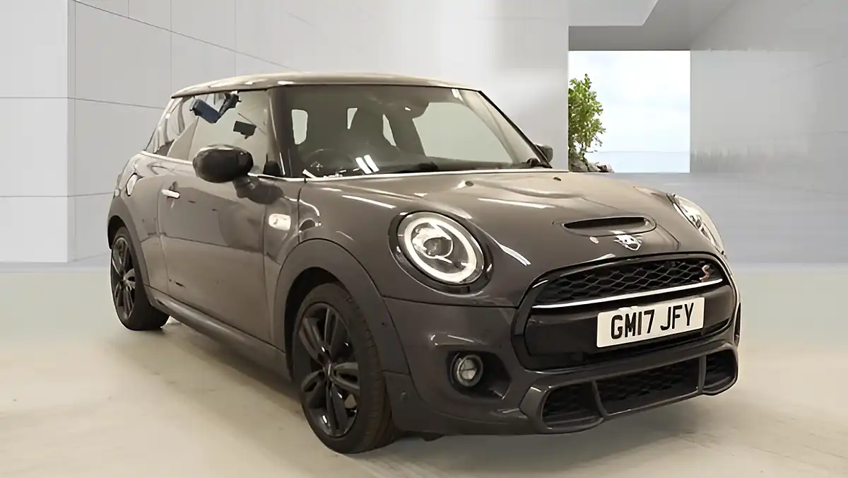 Used 2017 MINI Hatch Jkw Sport Pack Black - Interior and Exterior details 3