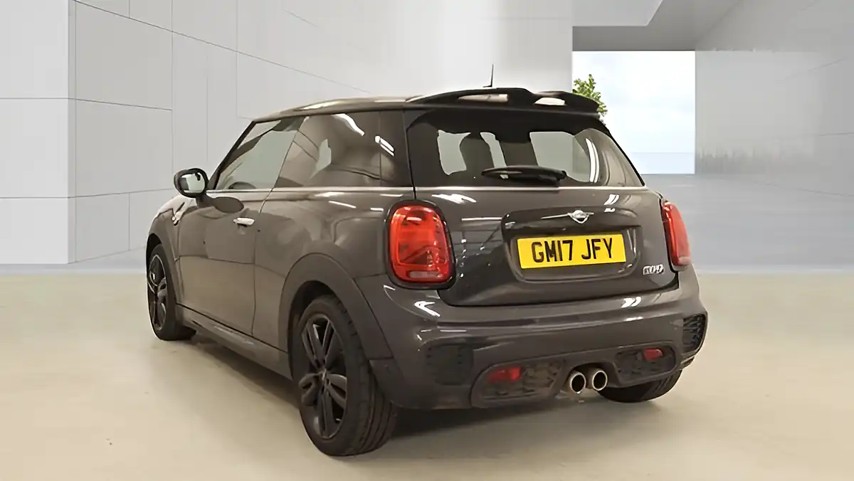 Used 2017 MINI Hatch Jkw Sport Pack Black - Interior and Exterior details 4