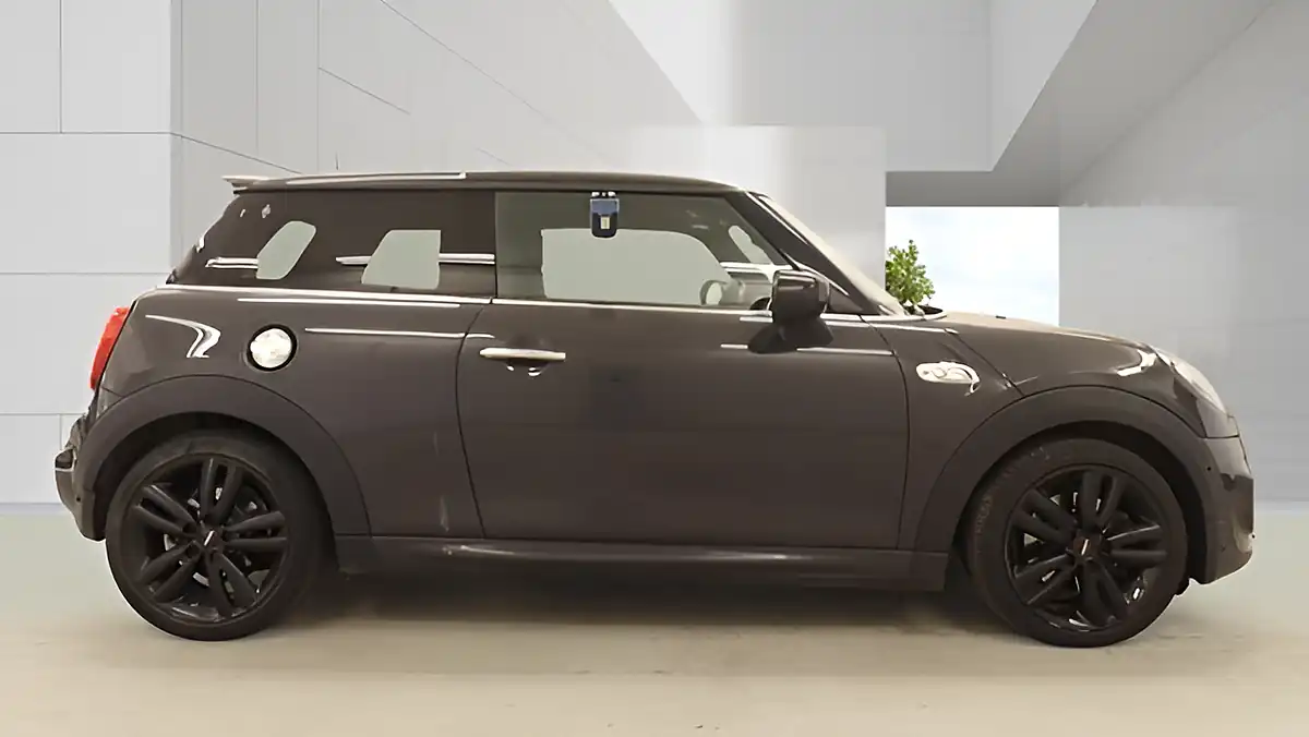 Used 2017 MINI Hatch Jkw Sport Pack Black - Interior and Exterior details 8