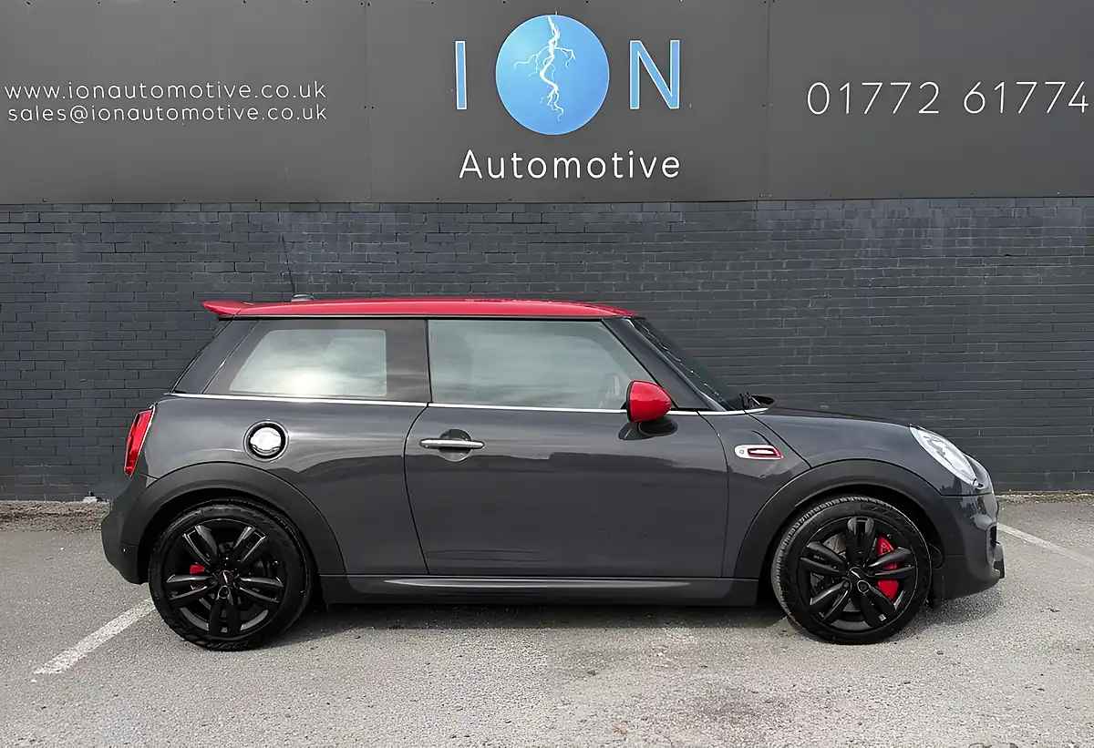 Used 2017 MINI Hatch John Cooper Works Thunder Grey Met - B58 - Interior and Exterior details 3
