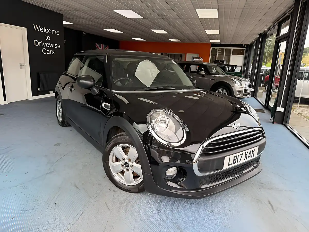 Used 2017 MINI Hatch One Black - Front View
