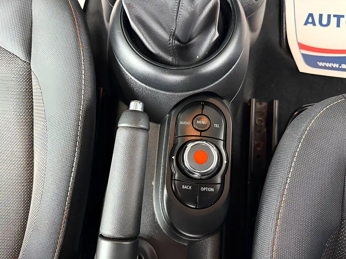 Used 2017 MINI Hatch One Black - Interior and Exterior details 13