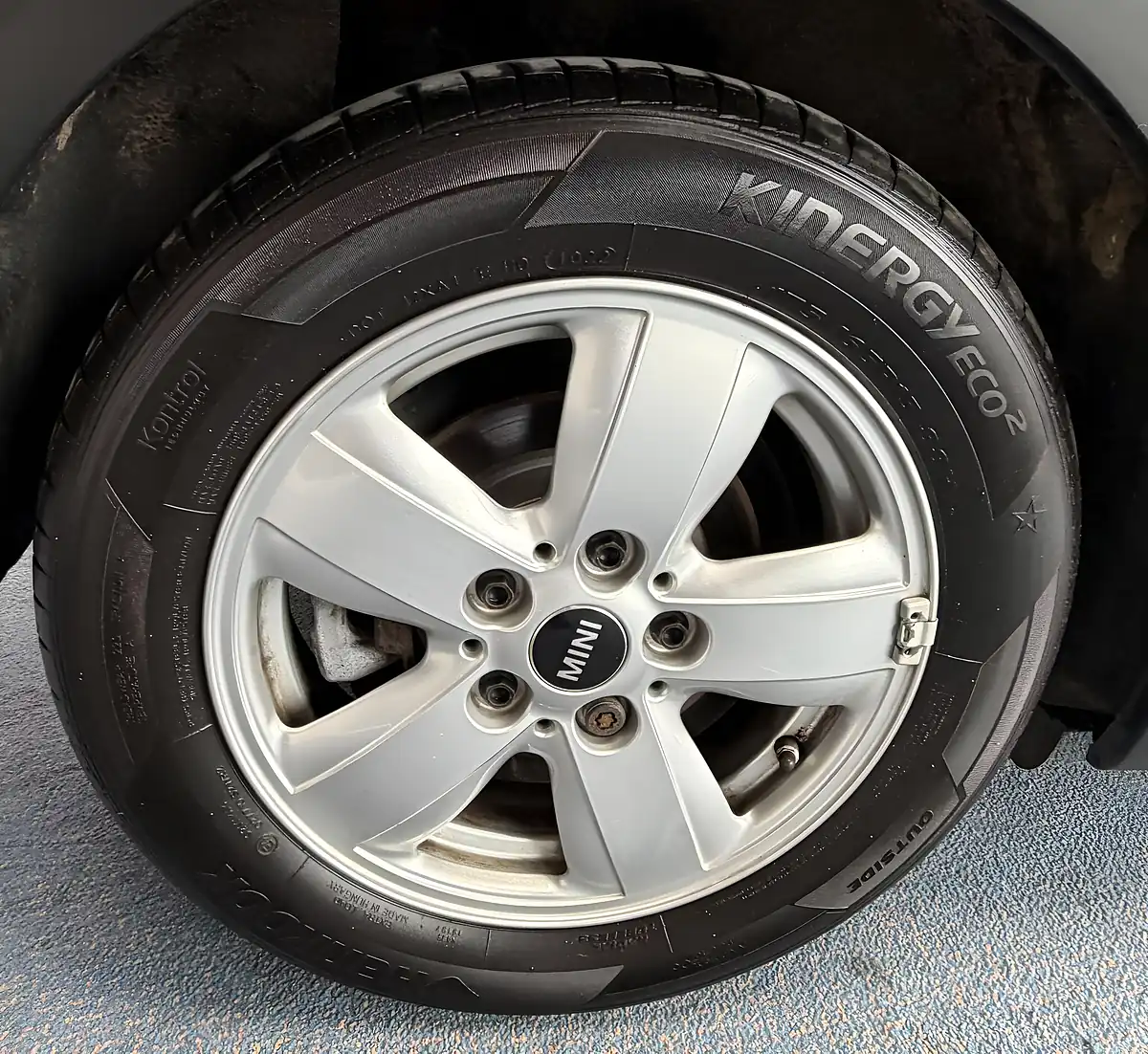 Used 2017 MINI Hatch One Black - Interior and Exterior details 15