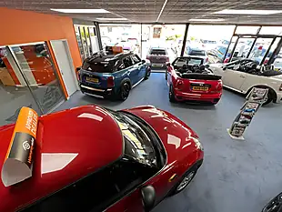 Used 2017 MINI Hatch One Black - Interior and Exterior details 19