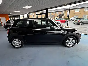 Used 2017 MINI Hatch One Black - Interior and Exterior details 2