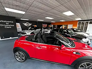 Used 2017 MINI Hatch One Black - Interior and Exterior details 20