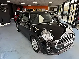 Used 2017 MINI Hatch One Black - Interior and Exterior details 3