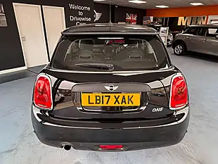 Used 2017 MINI Hatch One Black - Interior and Exterior details 8