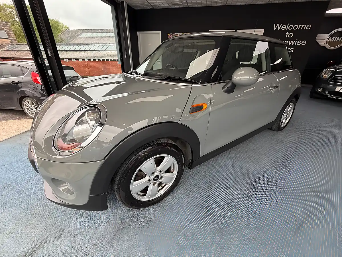 Used 2017 MINI Hatch One Grey - Interior and Exterior details 6