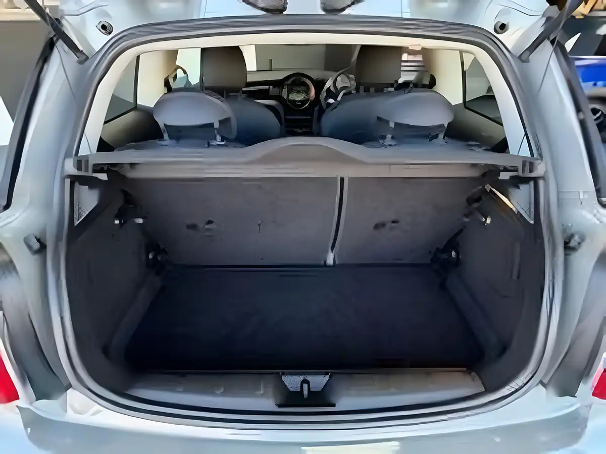 Used 2017 MINI Hatch One Grey - Interior and Exterior details 9