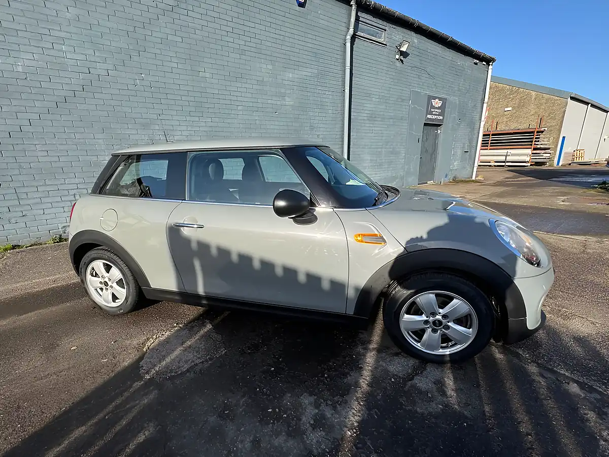 Used 2017 MINI Hatch One Grey - Interior and Exterior details 10