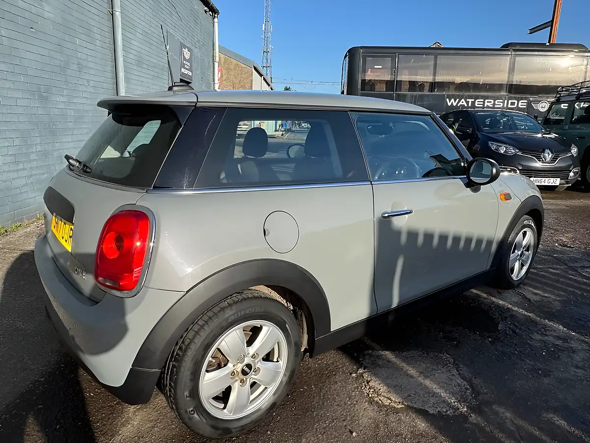 Used 2017 MINI Hatch One Grey - Interior and Exterior details 12