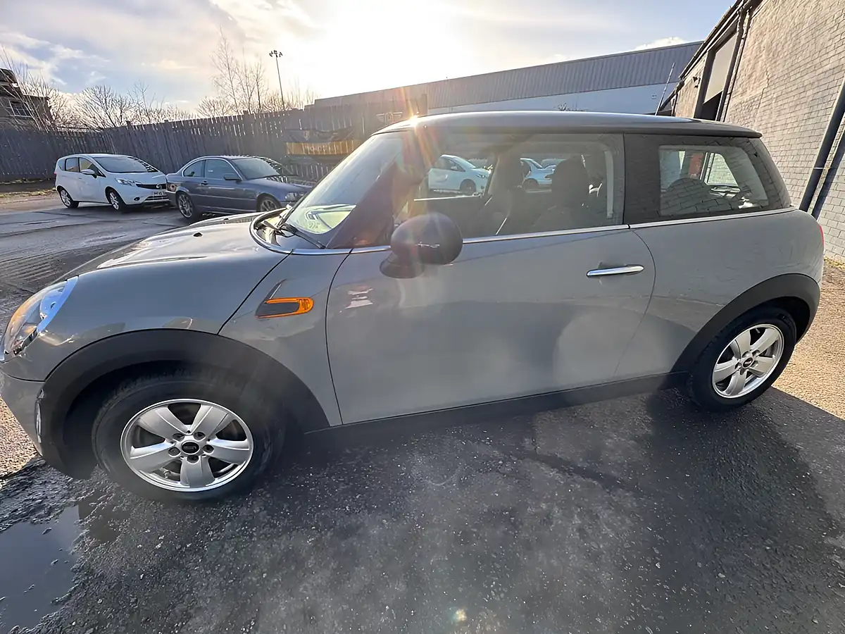 Used 2017 MINI Hatch One Grey - Interior and Exterior details 17