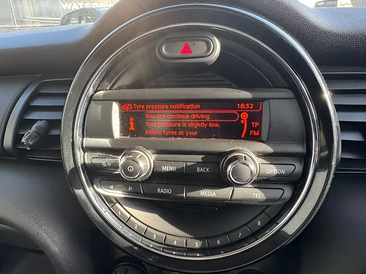Used 2017 MINI Hatch One Grey - Interior and Exterior details 4