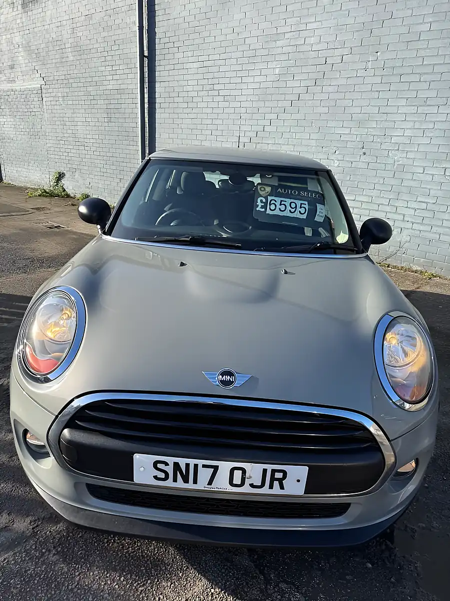 Used 2017 MINI Hatch One Grey - Interior and Exterior details 5