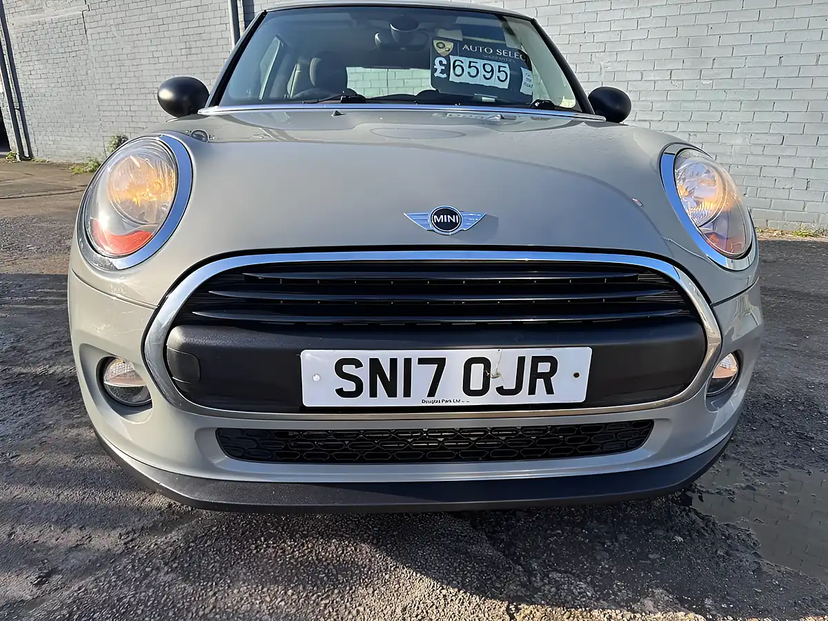 Used 2017 MINI Hatch One Grey - Interior and Exterior details 6
