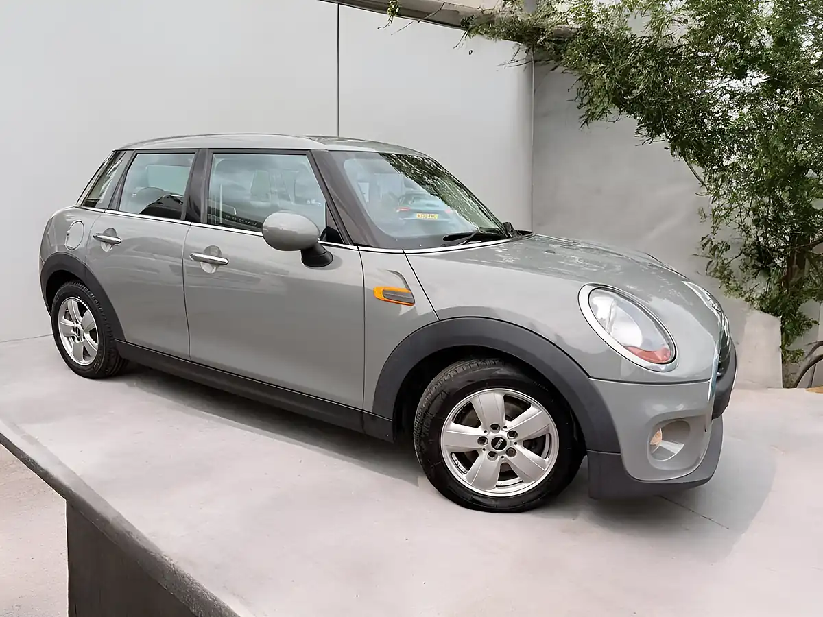 Used 2017 MINI Hatch One Grey - Front View