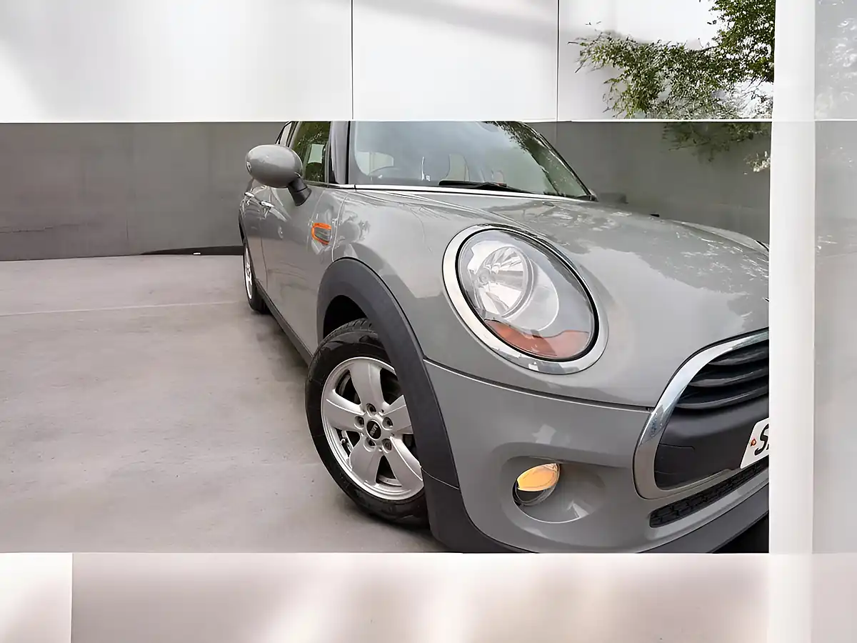 Used 2017 MINI Hatch One Grey - Interior and Exterior details 10