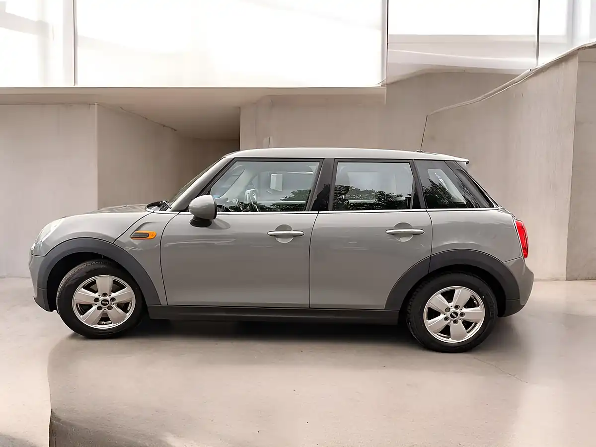 Used 2017 MINI Hatch One Grey - Interior and Exterior details 3